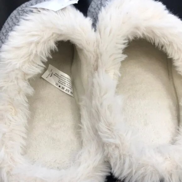 Isotoner Slippers - Picture 6 of 6